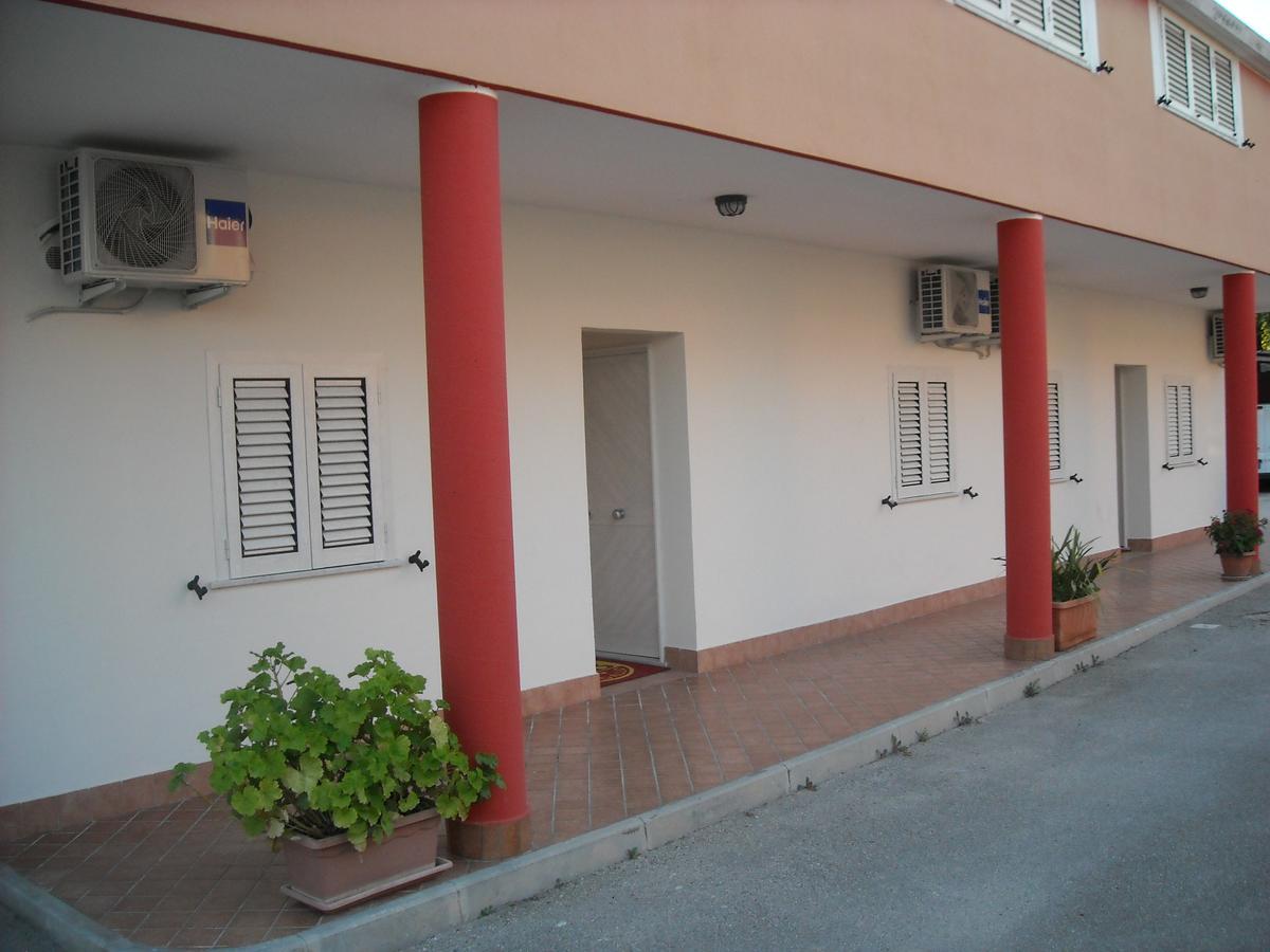 B&B Dal Gallo บัตตีปาลเลีย ภายนอก รูปภาพ